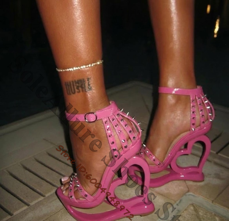 Hot Pink Spike Stud Caged Hear - Peep Toe Heels recension och pris