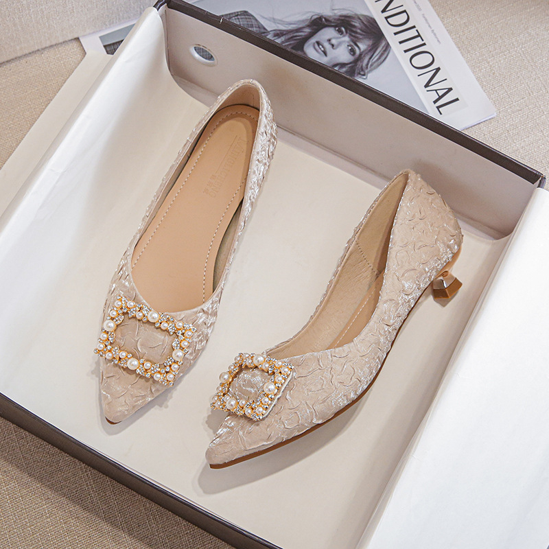 Ivory Textured Satin Pointed T - Women'S Shoes For Work recension och pris